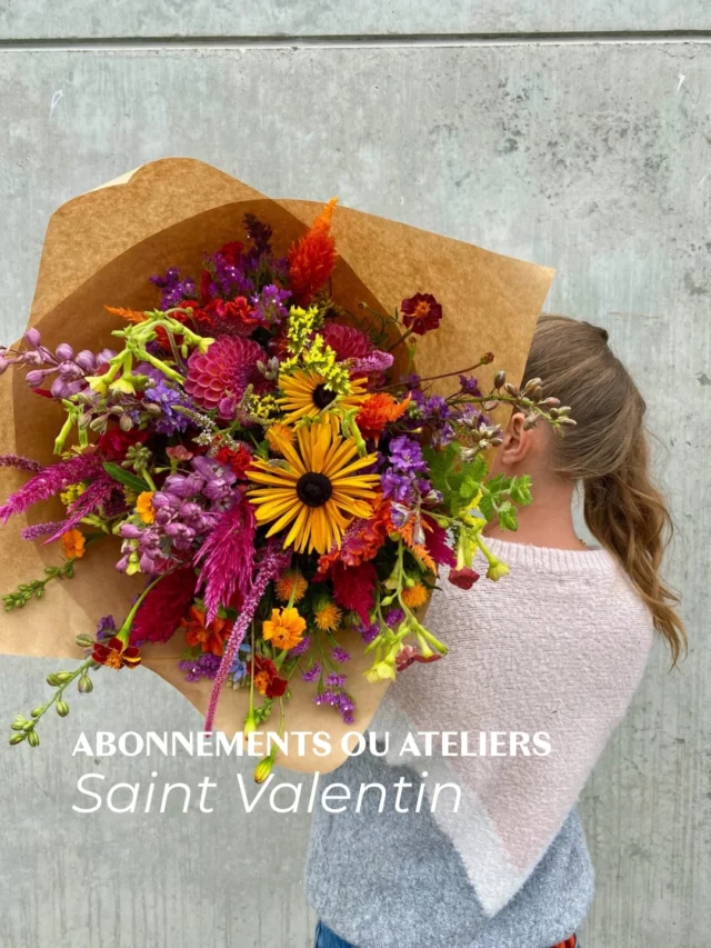 Dans 2 semaines, c’est la Saint-Valentin… 🕯️❣️ Et si on misait sur l’originalité cette année ?

Si vous voulez fleurir votre moitié autrement qu’avec une rose rouge un peu bof, montrez-lui que vous l’aimez H24 et pas seulement un jour par an !

Pour la surprendre… On a ce qu’il vous faut : un abonnement de bouquets de fleurs cultivées localement et en respectant les saisons. 

Parce que des fleurs de dingues qui sentent bon l’amour toute l’année, c’est clairement possible !

Psssst : rendez-vous sur notre site pour sélectionner la quantité et la taille des bouquets souhaités 🔗www.pauletteadesfleurs.be

Une autre idée ? Lui offrir un atelier floral au choix en sélectionnant votre atelier coup de coeur sur notre site 🔗 www.pauletteadesfleurs.be

#fleurslocales #fleursdesaison #boutiquefleurie #slowflowersbelgique #pauletteadesfleurs